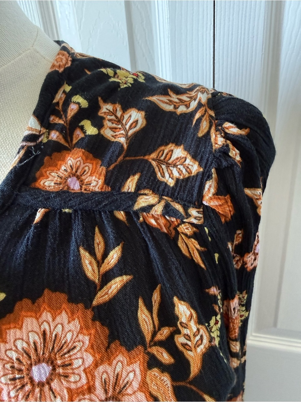 Billabong Floral Boho Mini Dress L Long Sleeve Tie Neck w/ keyhole Empire Waist - Picture 5 of 13